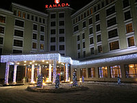 Новогоднее оформление отеля Ramada